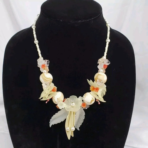 VTG Lucite Necklace Earrings Lucite Flower Leaf Pastel Beads Bridal Wedding - Picture 11 of 16